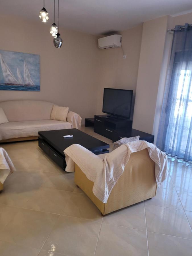 Marina Apartment Sarandë Eksteriør billede