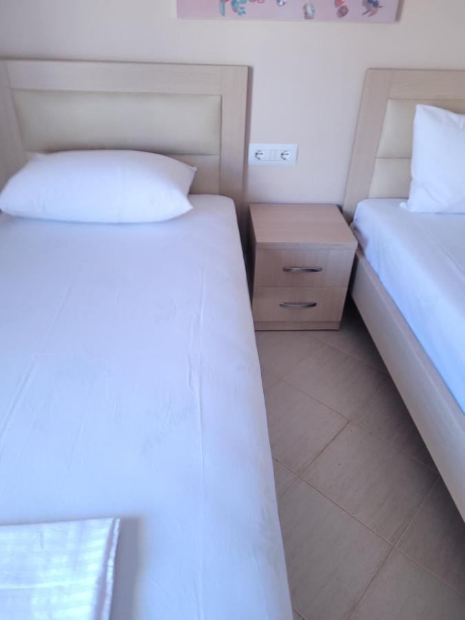 Marina Apartment Sarandë Eksteriør billede