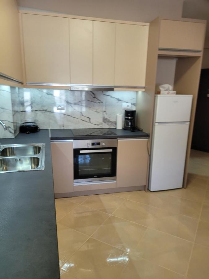 Marina Apartment Sarandë Eksteriør billede