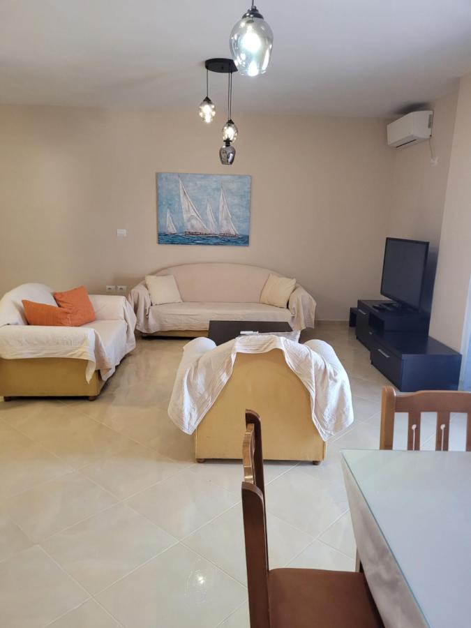 Marina Apartment Sarandë Eksteriør billede