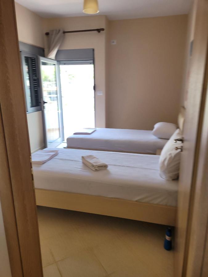 Marina Apartment Sarandë Eksteriør billede