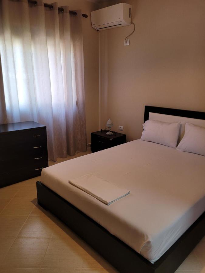 Marina Apartment Sarandë Eksteriør billede