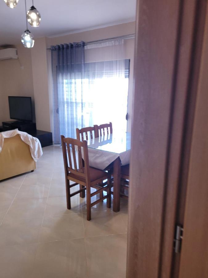 Marina Apartment Sarandë Eksteriør billede