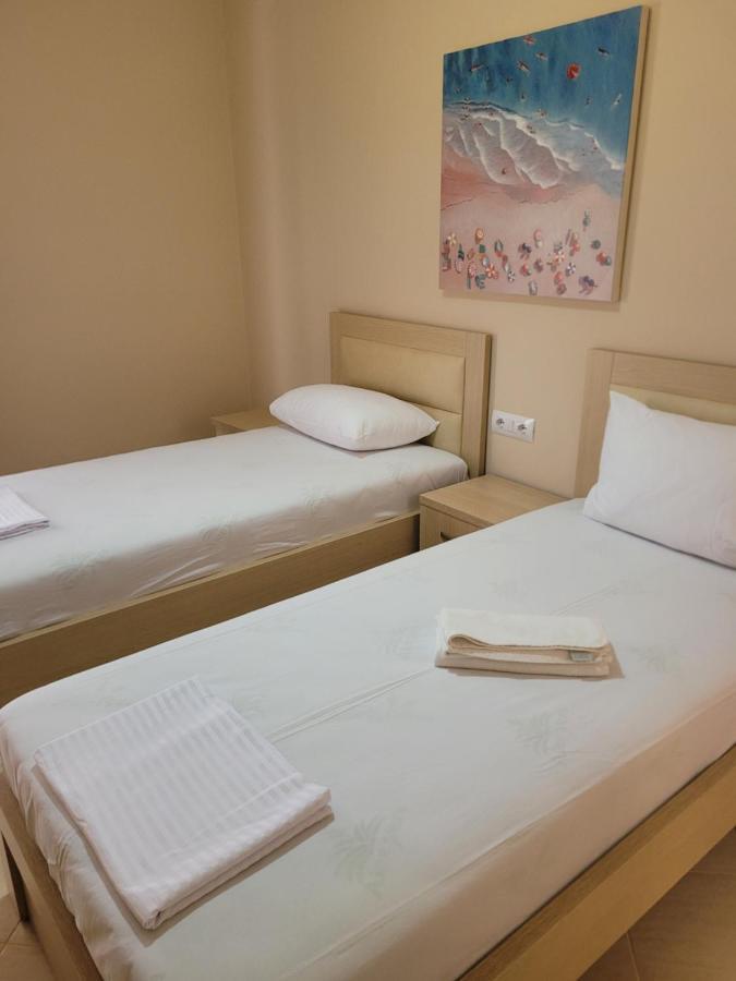 Marina Apartment Sarandë Eksteriør billede