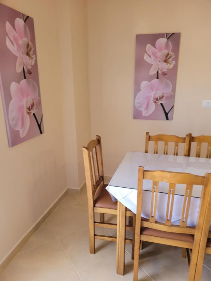 Marina Apartment Sarandë Eksteriør billede