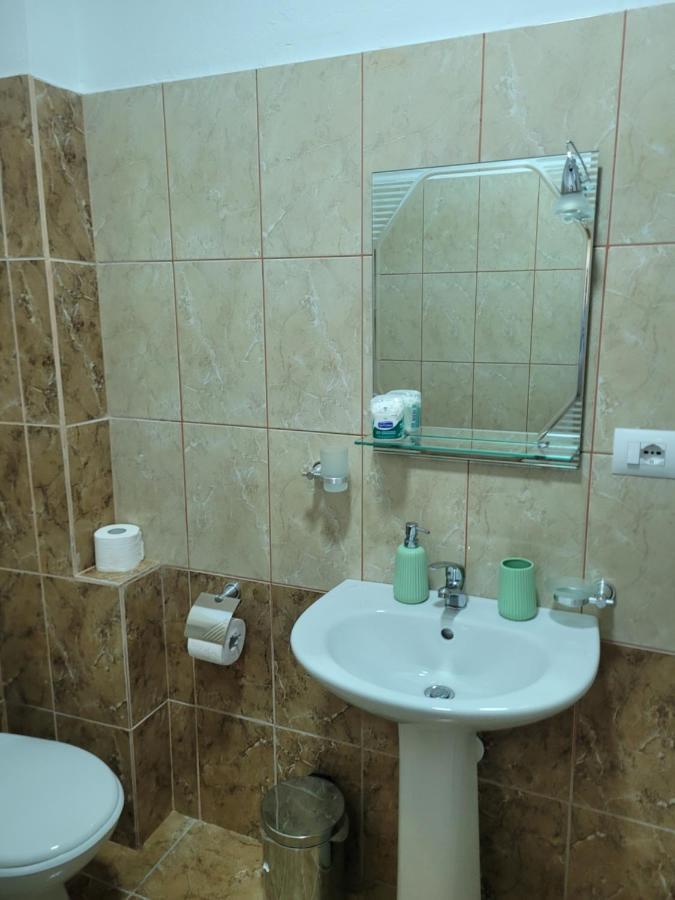 Marina Apartment Sarandë Eksteriør billede